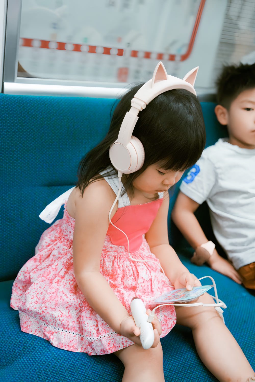 育兒・開箱|BuddyPhones兒童耳機|兒童耳機怎麼選?2025新款BuddyPhones一指切換三大模式,學習模式超好用,通透模式讓旅行移動更安全! - 第17張圖