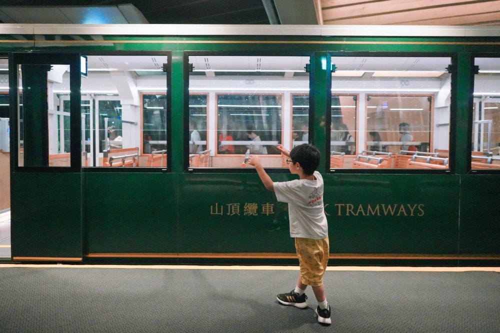 景・香港 山頂|山頂纜車|全新第六代山頂纜車上路了!!坐著纜車慢慢爬升,俯瞰遠眺香港的繁華! - 第1張圖