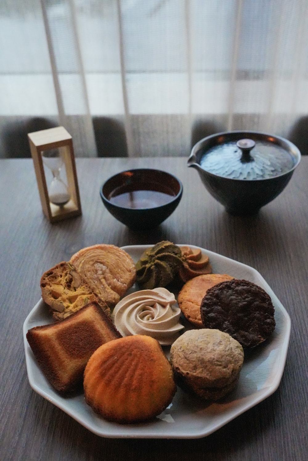 禮・中秋|月夜印象|中秋還在吃中式月餅嗎?今年來點不一樣的中秋,深夜裡的法國手工甜點2024全新中秋禮盒,16款常溫糕點陪伴你中秋團聚的甜點時光! - 第5張圖