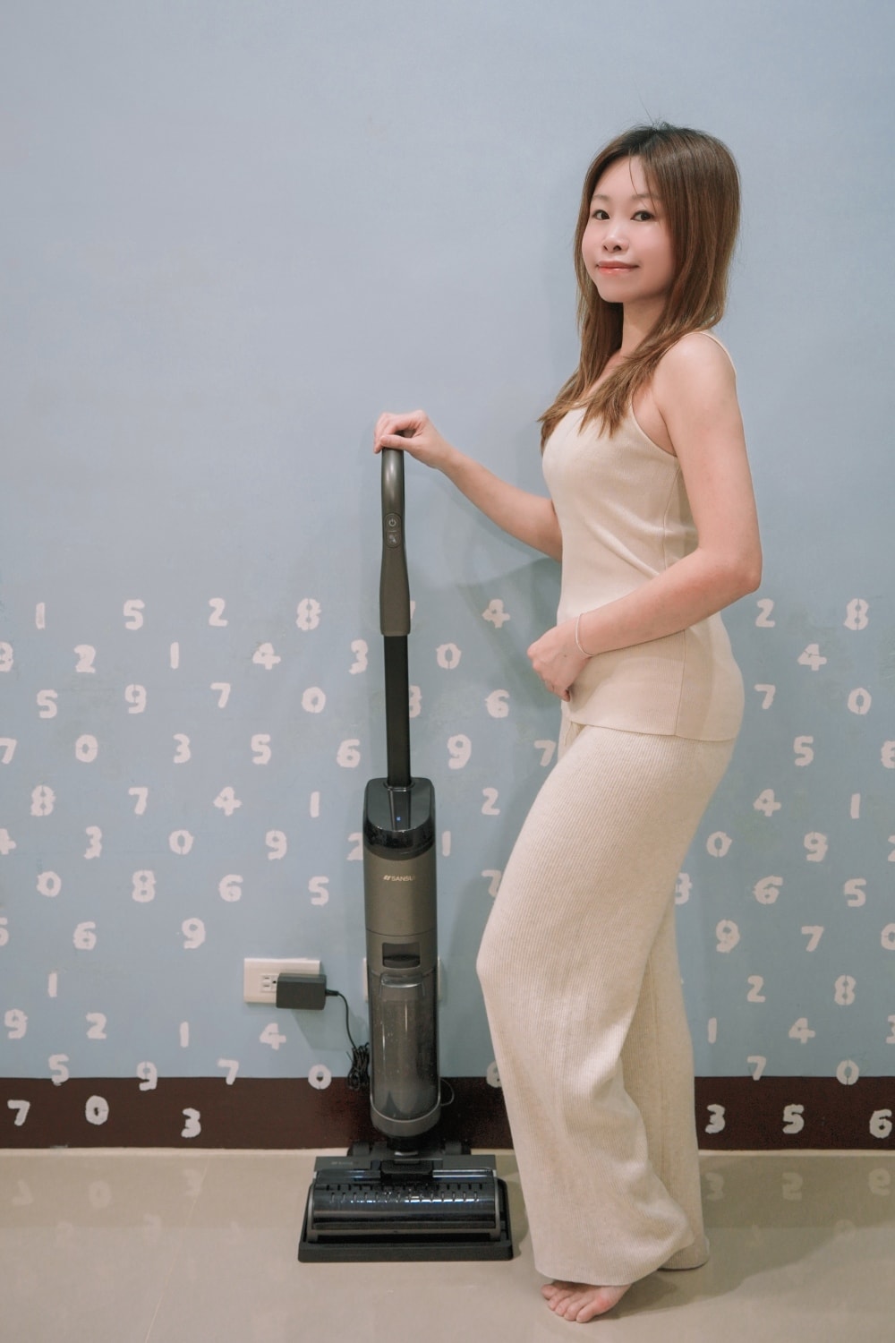 生活・開箱|SANSUI全方位無線蒸氣洗地機|輕蒸仕,洗地機界的天花板,蒸氣殺菌+吸拖同步,地板乾淨,打掃時間少一半! - 第4張圖