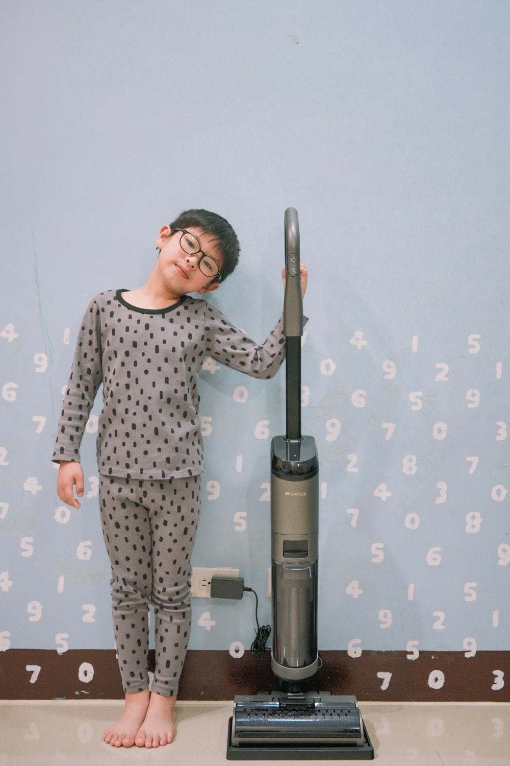 生活・開箱|SANSUI全方位無線蒸氣洗地機|輕蒸仕,洗地機界的天花板,蒸氣殺菌+吸拖同步,地板乾淨,打掃時間少一半! - 第3張圖